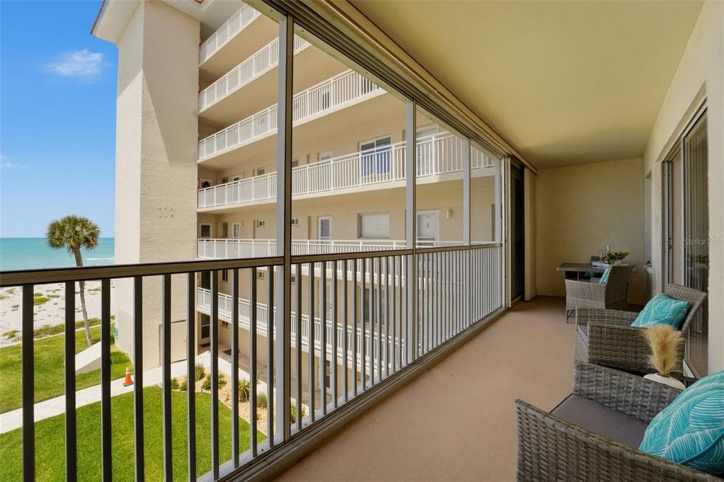 1150 TARPON CENTER DRIVE 304 photo 5