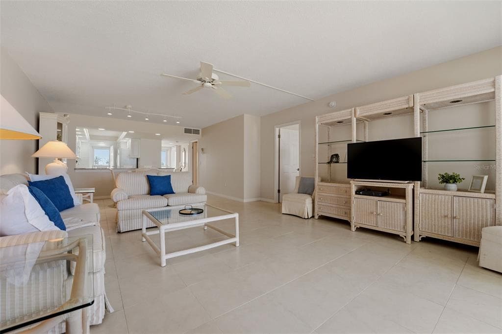 1150 TARPON CENTER DRIVE 304 photo 18
