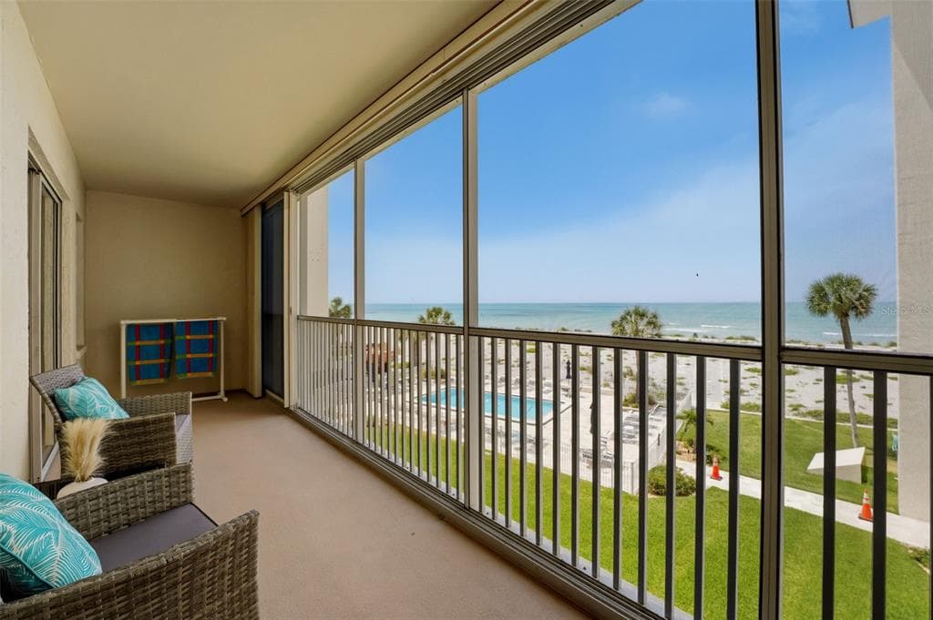 1150 TARPON CENTER DRIVE 304 photo 4