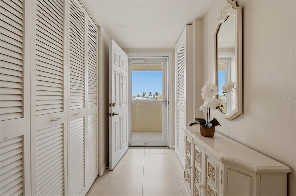 1150 TARPON CENTER DRIVE 304 photo 8