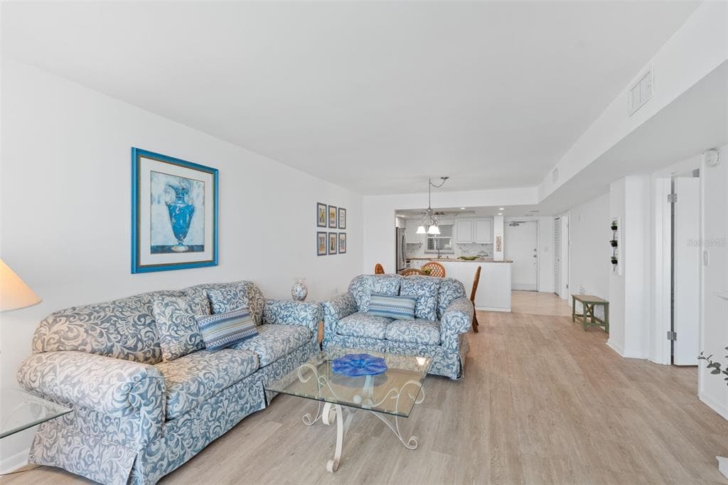 5130 BRITTANY DRIVE S 505 photo 14