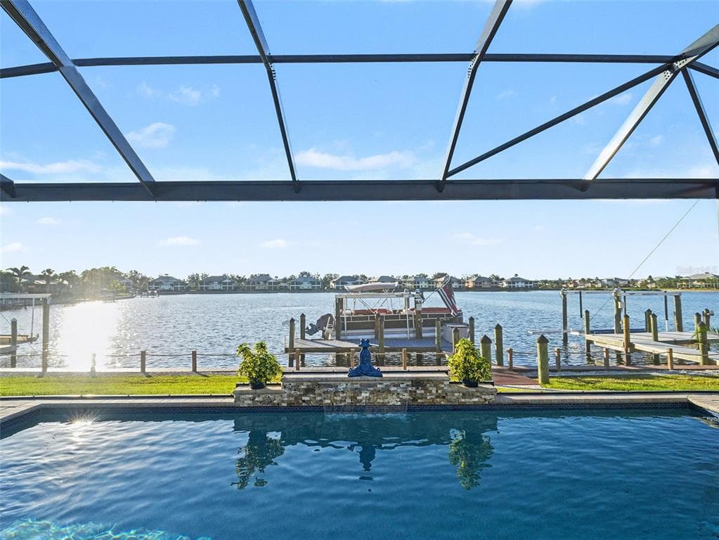 1018 OVERLOOK COURT 4