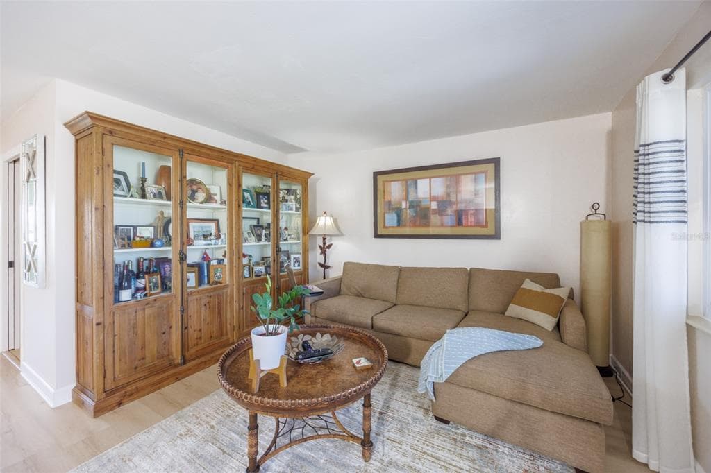 1704 DANBURY DRIVE photo 9