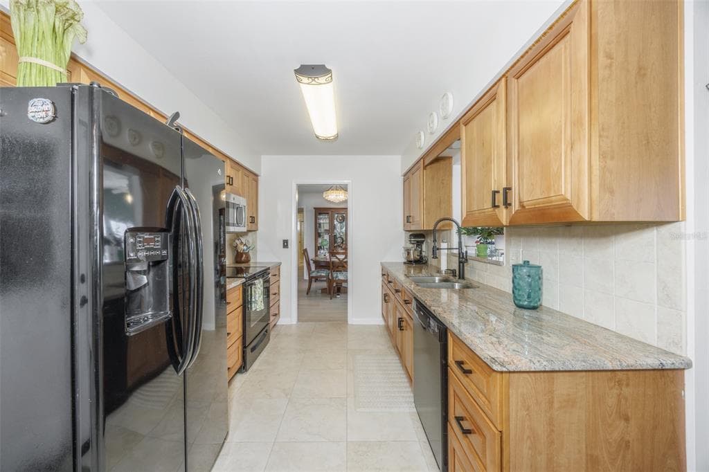 1704 DANBURY DRIVE photo 18