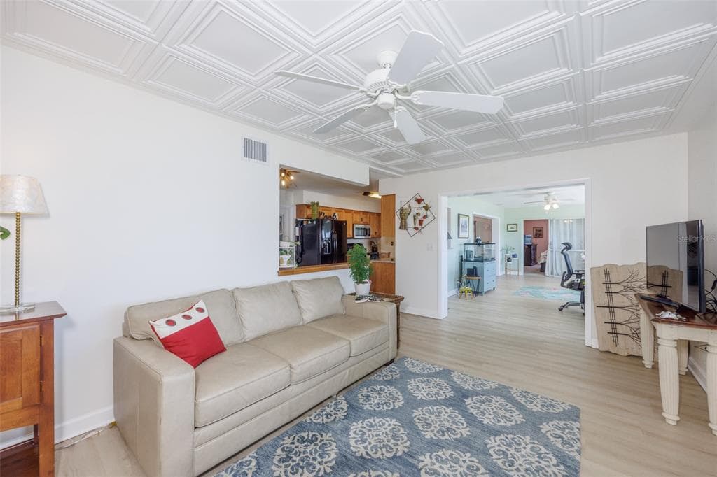 1704 DANBURY DRIVE photo 15