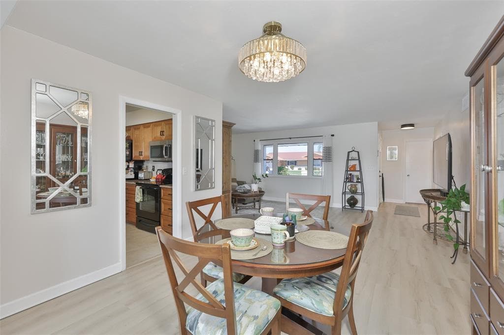1704 DANBURY DRIVE photo 11