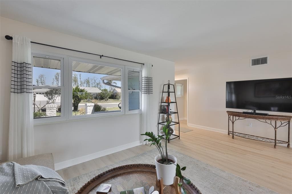 1704 DANBURY DRIVE photo 8