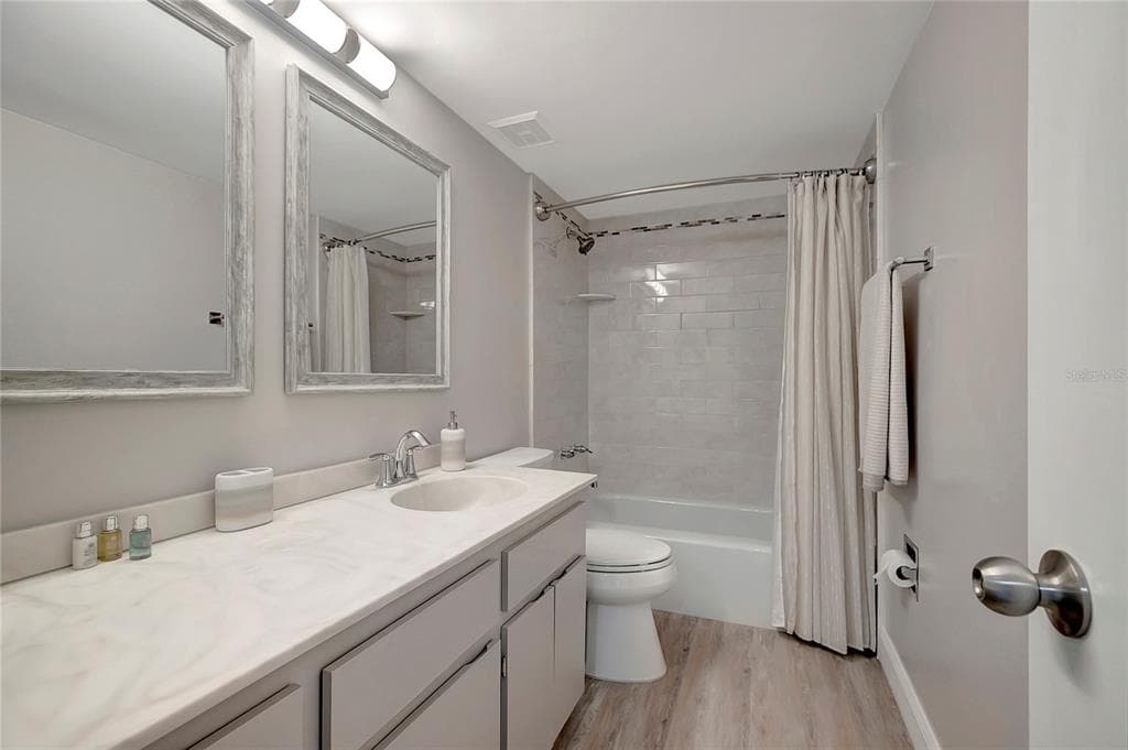 400 64TH AVENUE 202 photo 6