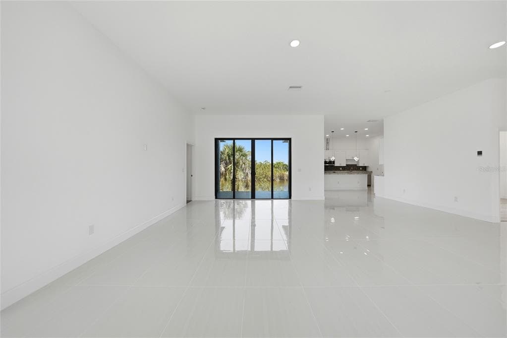 15096 LAKELAND CIRCLE photo 5