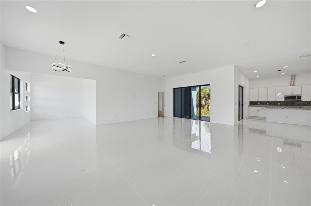 15096 LAKELAND CIRCLE photo 10