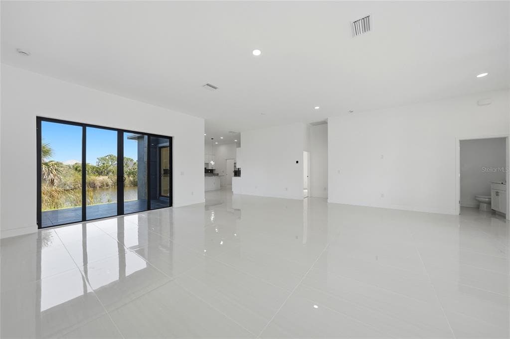 15096 LAKELAND CIRCLE photo 8