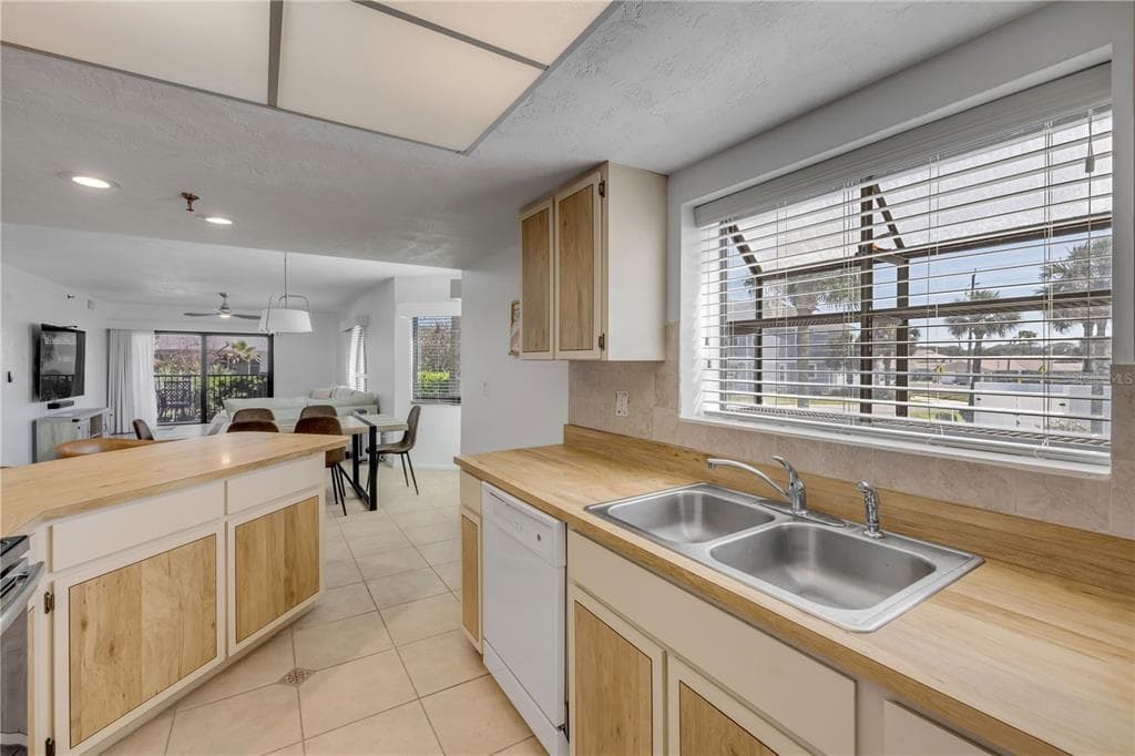 3001 S ATLANTIC AVENUE 503 photo 13
