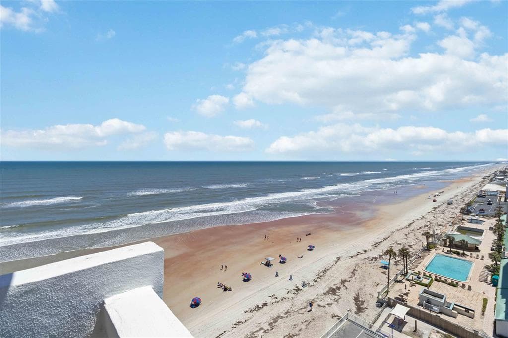 2800 N ATLANTIC AVENUE 1216 photo 3
