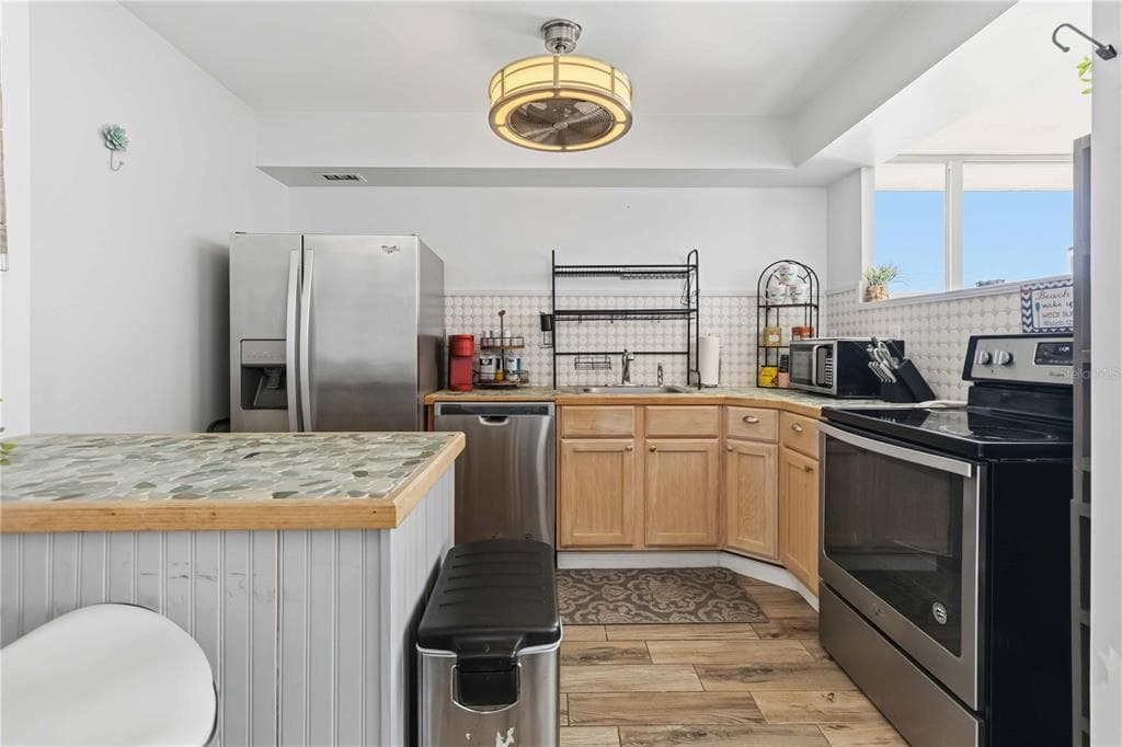 2800 N ATLANTIC AVENUE 1216 photo 8