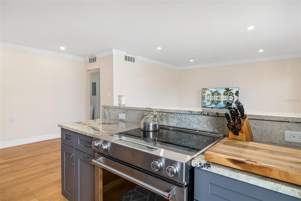 763 JOHN RINGLING BOULEVARD 22 photo 20