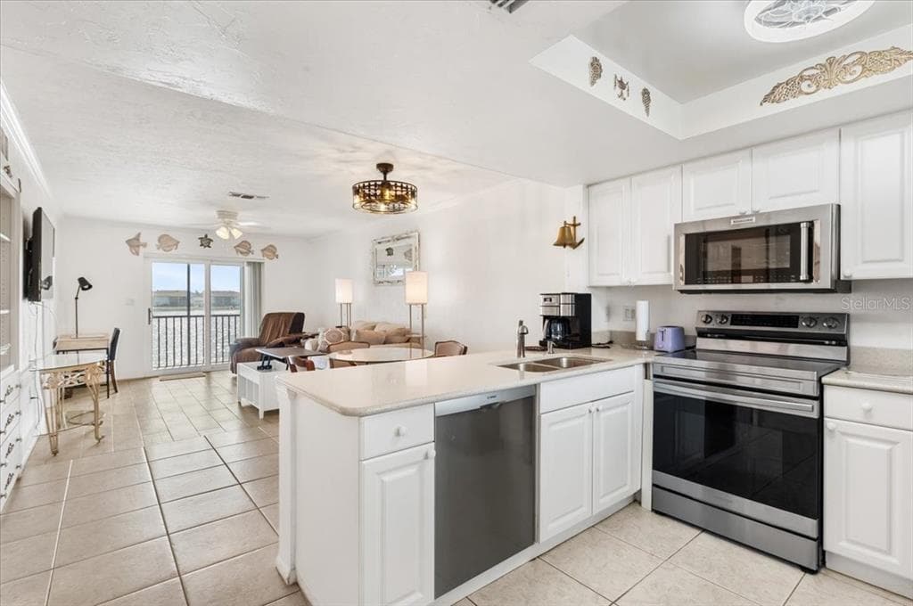 25225 RAMPART BOULEVARD 1207 photo 4
