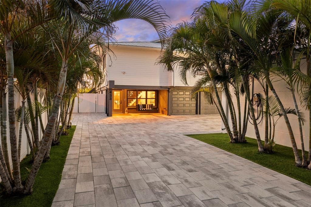439 CAUSEWAY BOULEVARD photo 2
