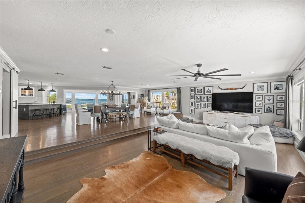 439 CAUSEWAY BOULEVARD photo 12