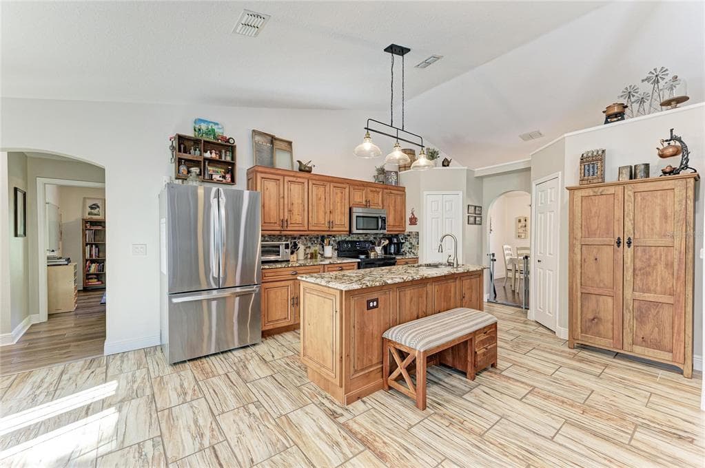 4235 SHOREWOOD STREET photo 22