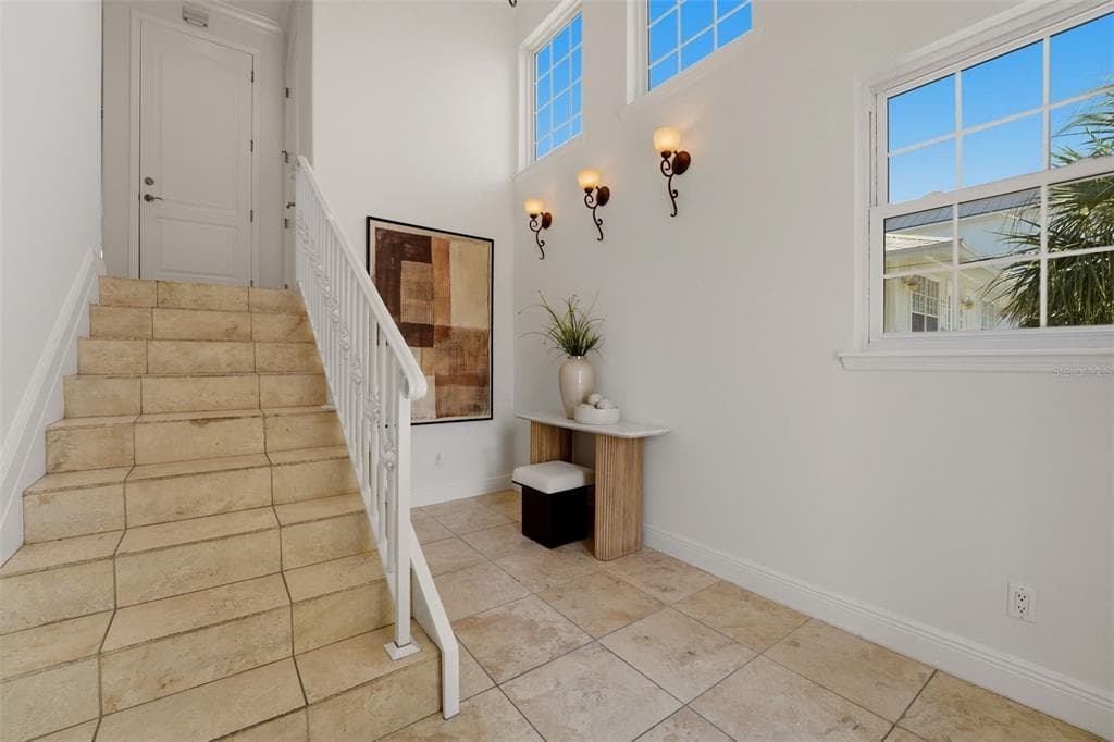 418 PINE AVENUE photo 8