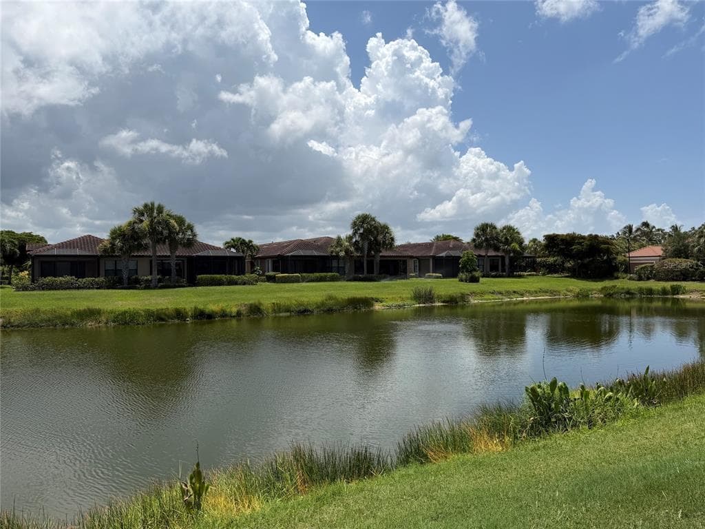 8280 VARENNA DRIVE photo 4