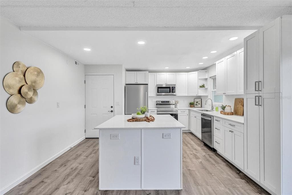 8817 BAY POINTE DRIVE 107 photo 4