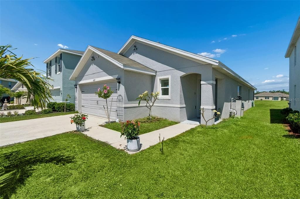 4222 AUTUMN FOG COURT photo 1