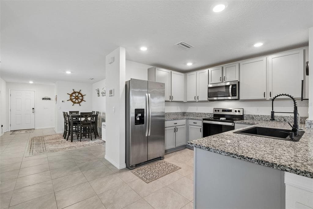 4222 AUTUMN FOG COURT photo 8