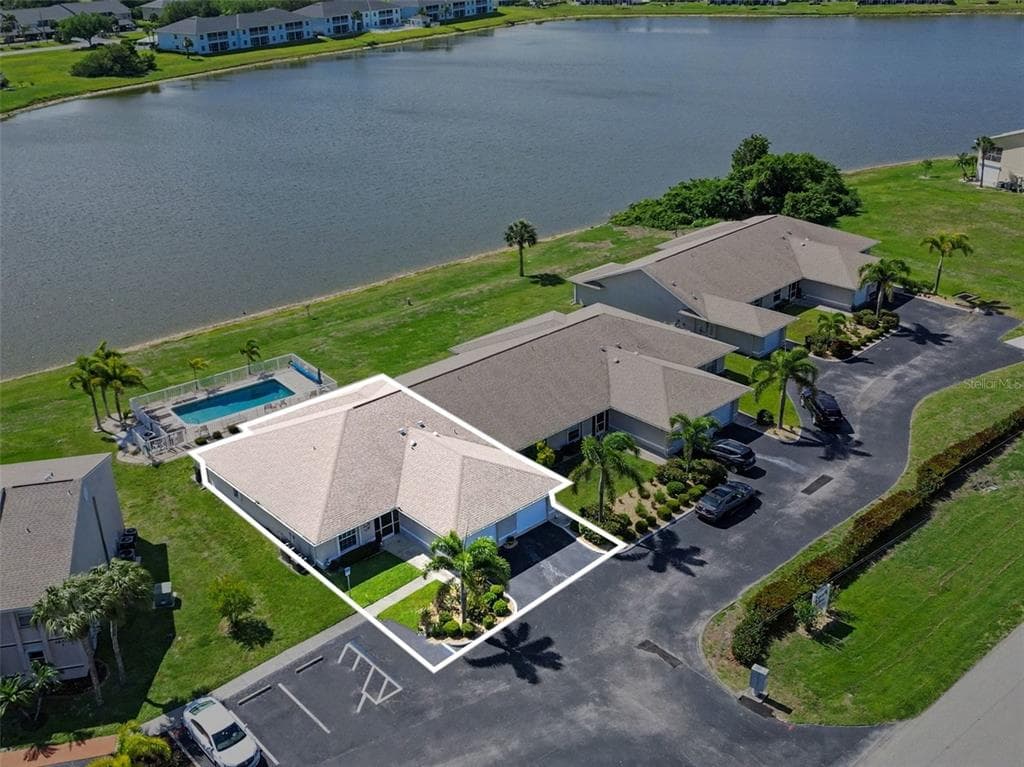 26333 NADIR ROAD 111 photo 4