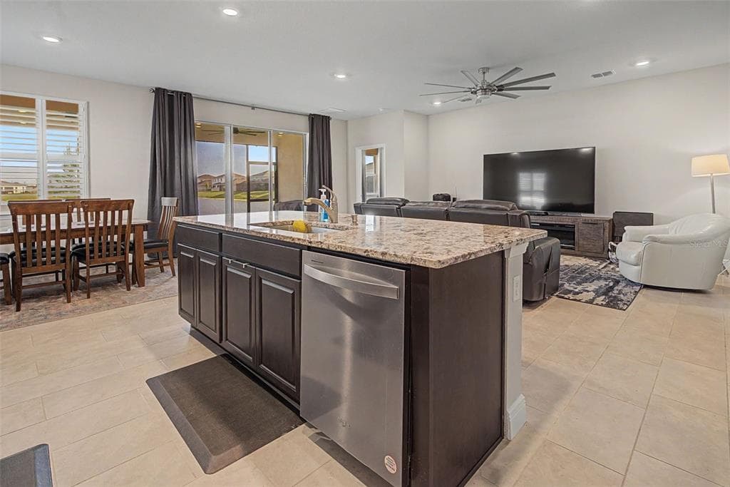 176 BRIGHT IBIS AVENUE photo 17