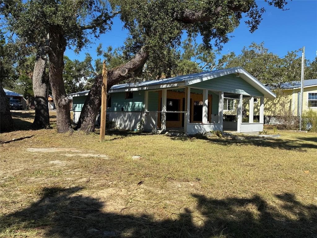 1170 WHIDDON AVENUE photo 3