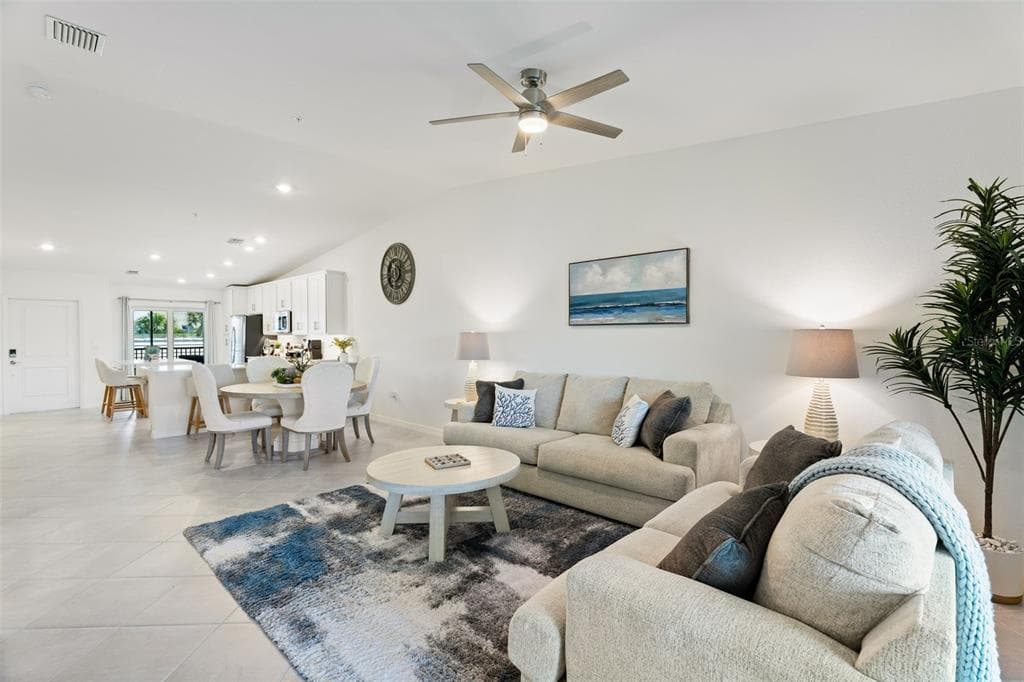 14241 HERITAGE LANDING BOULEVARD 1827 photo 6