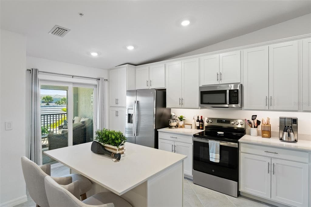 14241 HERITAGE LANDING BOULEVARD 1827 photo 12