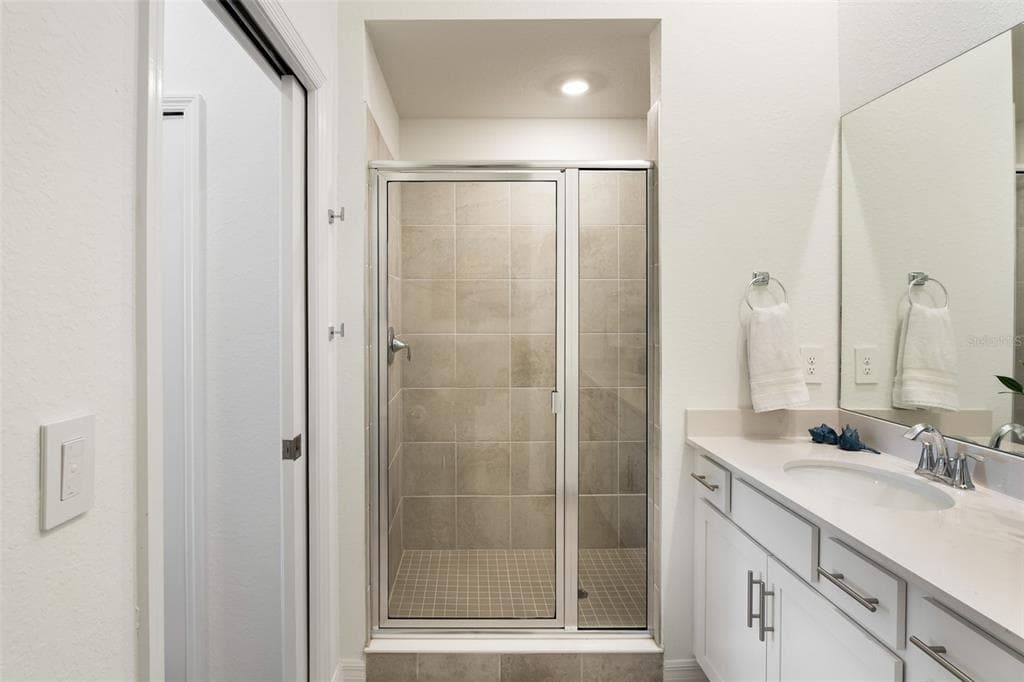 14241 HERITAGE LANDING BOULEVARD 1827 photo 22