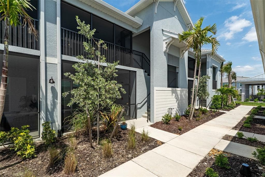 14241 HERITAGE LANDING BOULEVARD 1827 photo 1