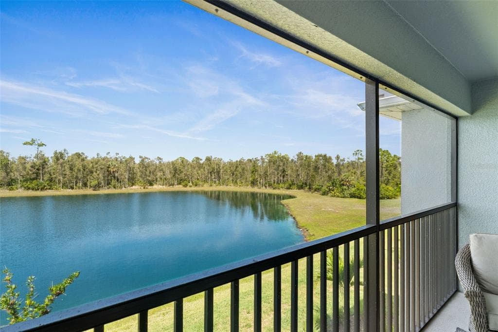 14241 HERITAGE LANDING BOULEVARD 1827 photo 9