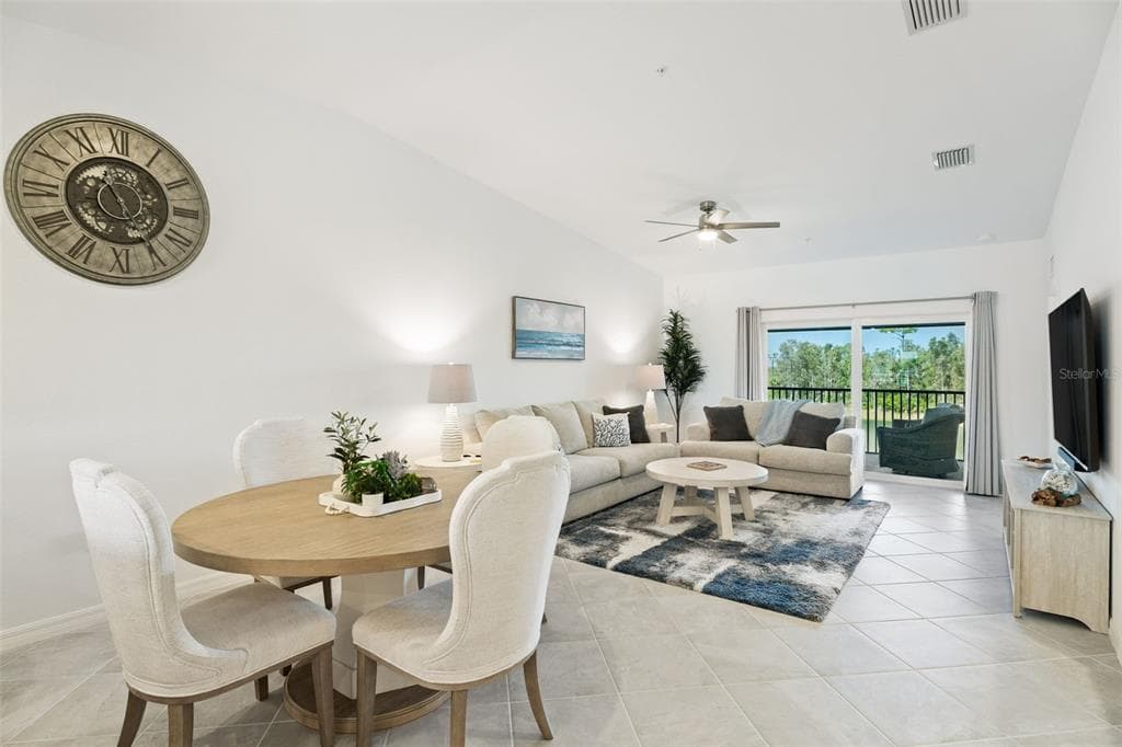 14241 HERITAGE LANDING BOULEVARD 1827 photo 4