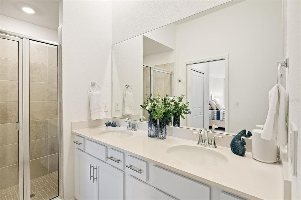 14241 HERITAGE LANDING BOULEVARD 1827 photo 21