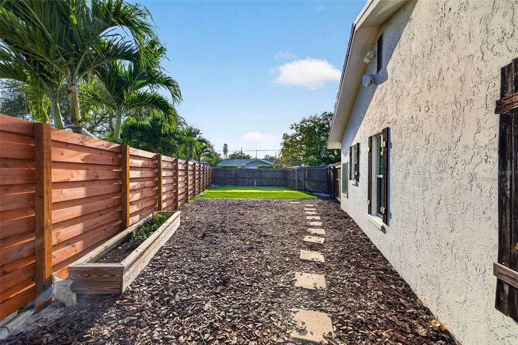 4200 BEACH DRIVE SE photo 20