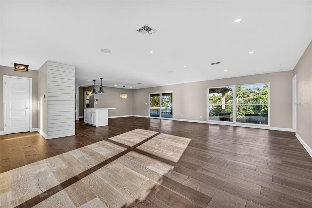 4200 BEACH DRIVE SE photo 11