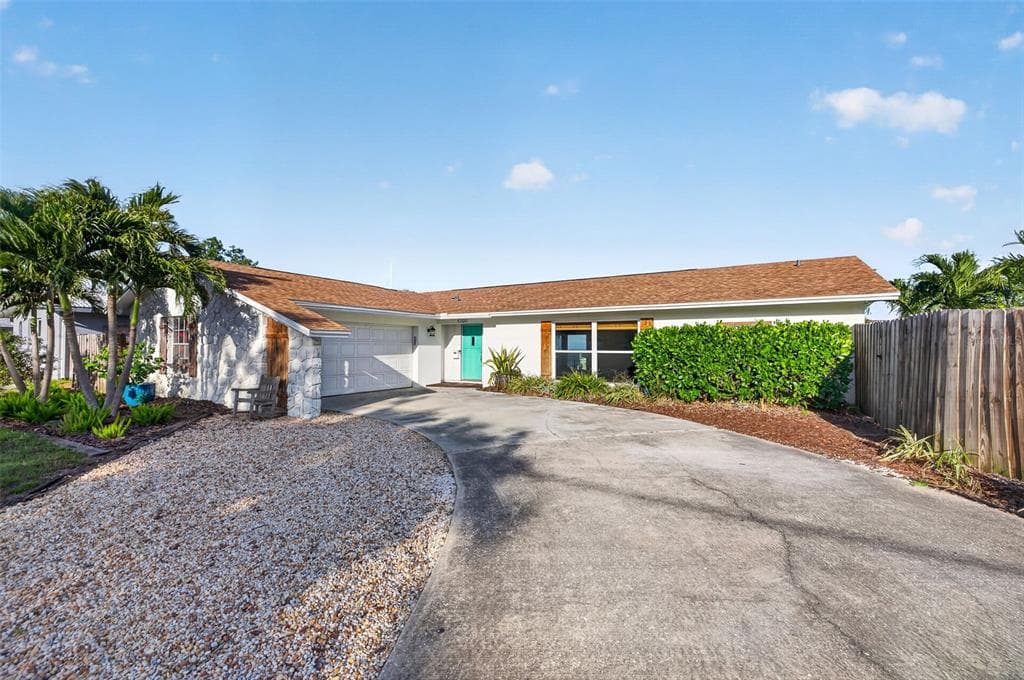 4200 BEACH DRIVE SE photo 4