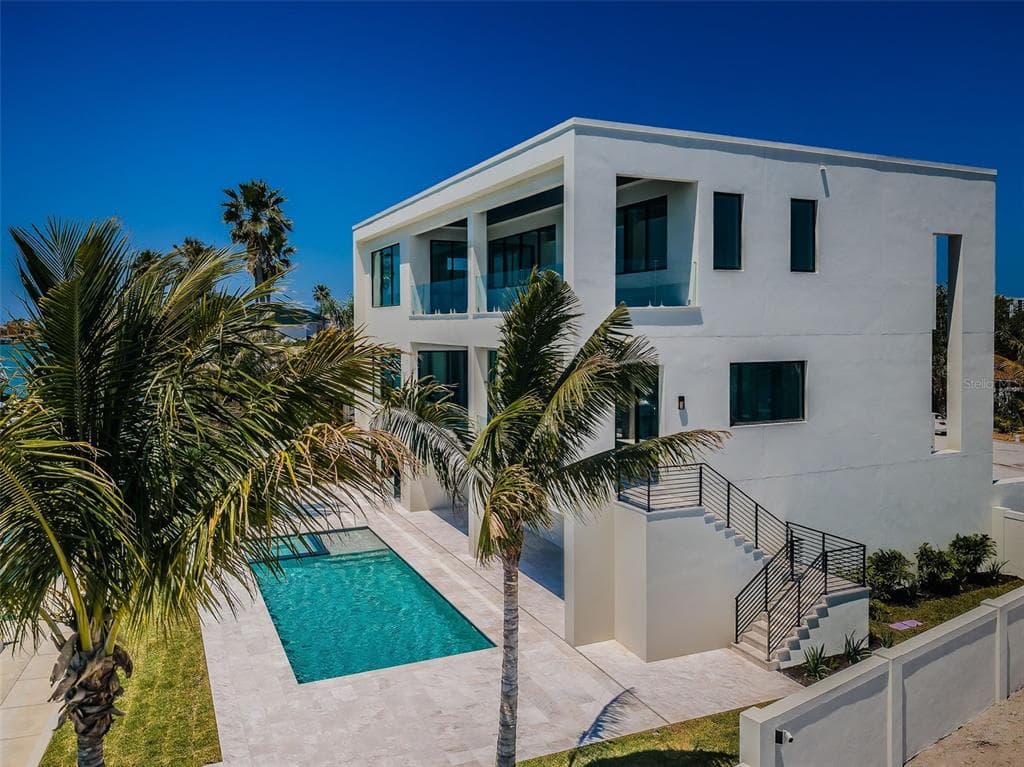 236 HOWARD DRIVE photo 3