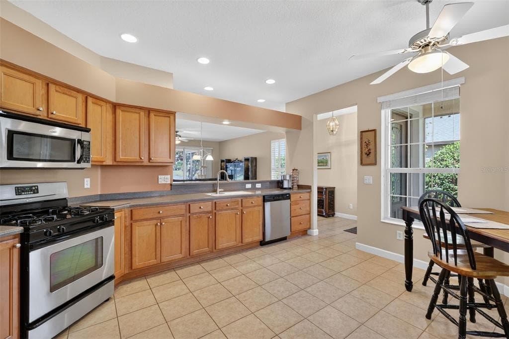 2359 WAKEFIELD WAY 4