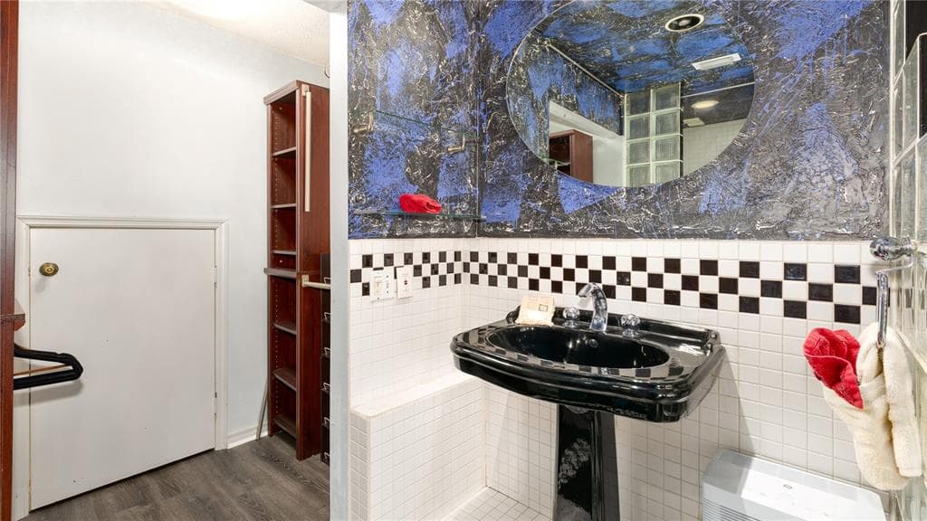 10438 SAINT TROPEZ PLACE photo 17