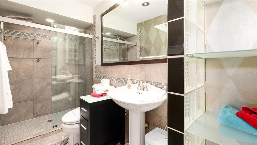 10438 SAINT TROPEZ PLACE photo 22