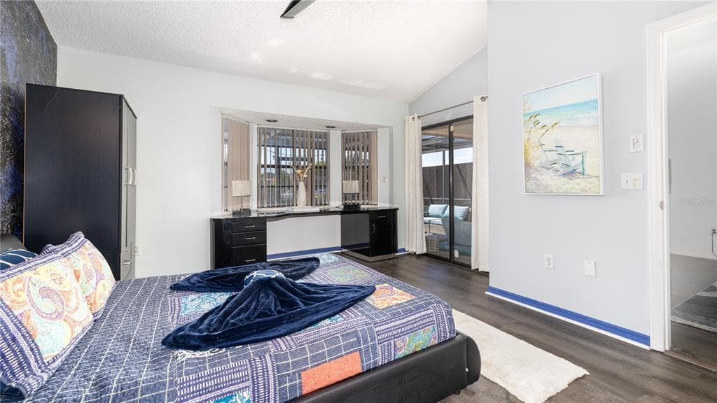 10438 SAINT TROPEZ PLACE photo 15