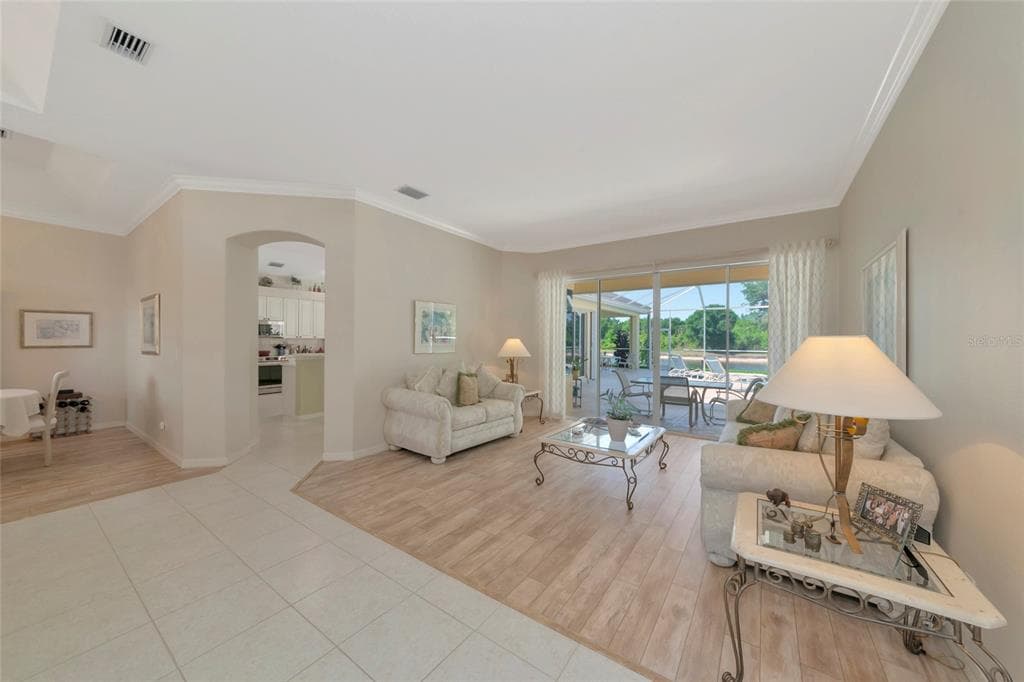 4956 BRIDGEHAMPTON BOULEVARD photo 7