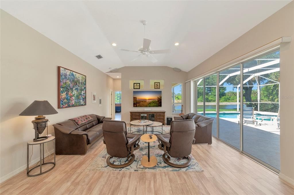 4956 BRIDGEHAMPTON BOULEVARD photo 11
