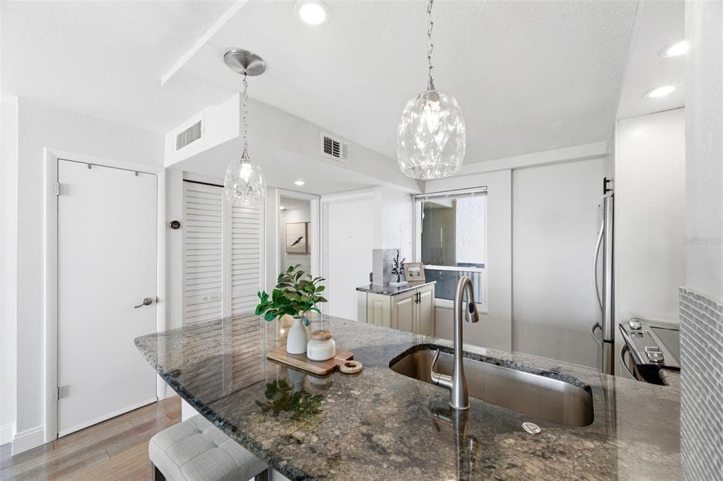 2616 COVE CAY DRIVE 602 photo 7