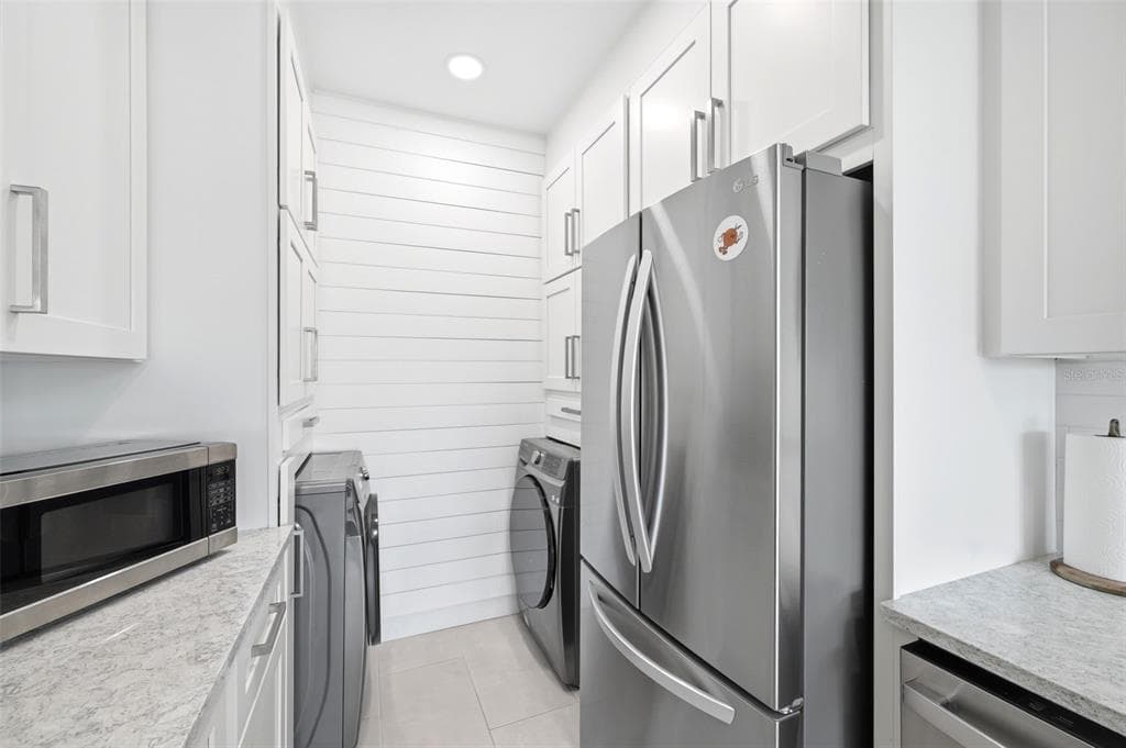 210 3RD STREET W 8305 photo 14